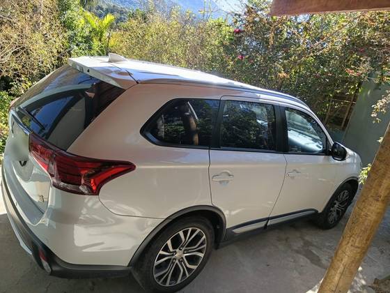 MITSUBISHI OUTLANDER 2.0 COMFORT 16V GASOLINA 4P AUTOMÁTICO